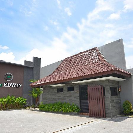 The Edwin Syariah Hotell Ngabean Eksteriør bilde