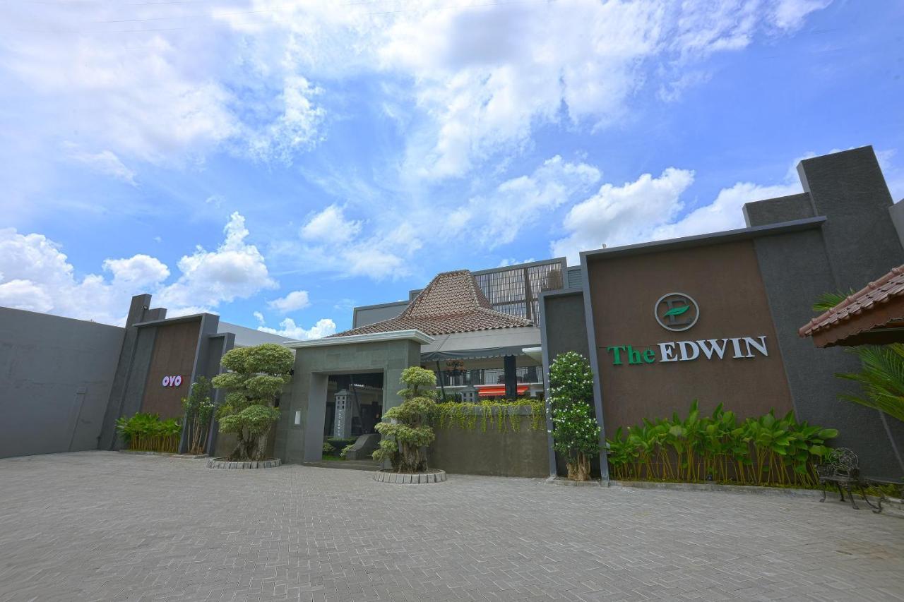 The Edwin Syariah Hotell Ngabean Eksteriør bilde