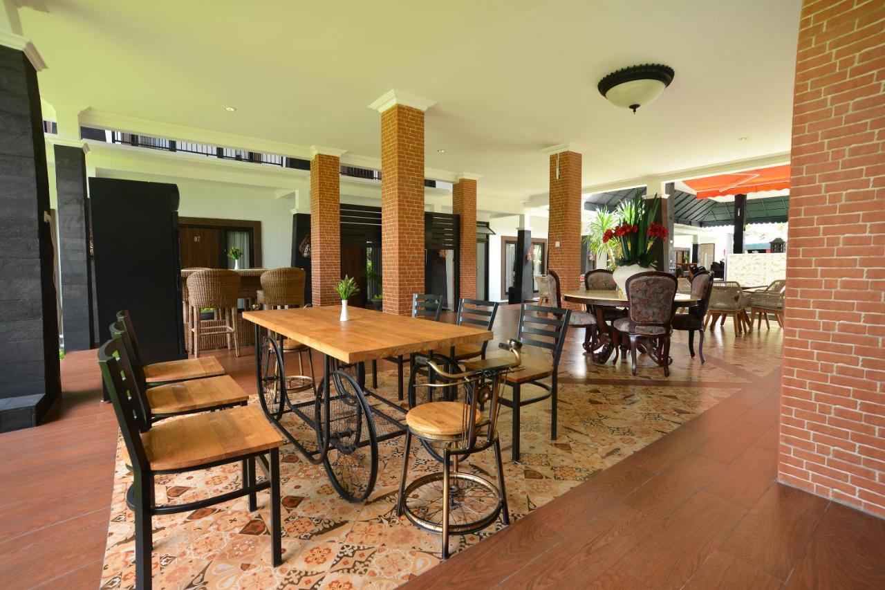 The Edwin Syariah Hotell Ngabean Eksteriør bilde
