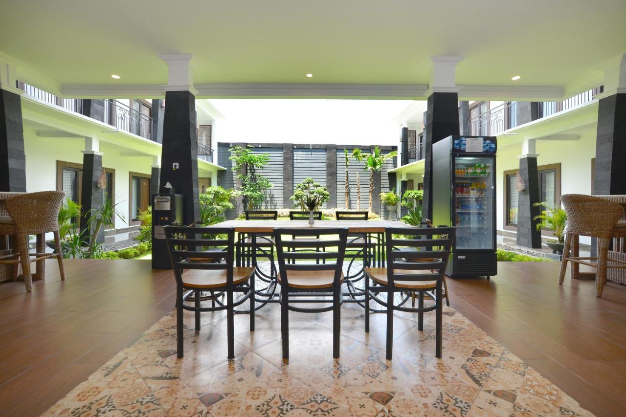 The Edwin Syariah Hotell Ngabean Eksteriør bilde